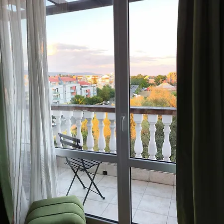 Sunny Cozy With A Pool Апартаменты Солнечный берег