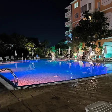 Sunny Cozy With A Pool * Солнечный берег