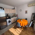 Apartmán Sunny Cozy With A Pool *