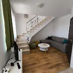 Apartmán Sunny Cozy With A Pool Sluneční pobřeží