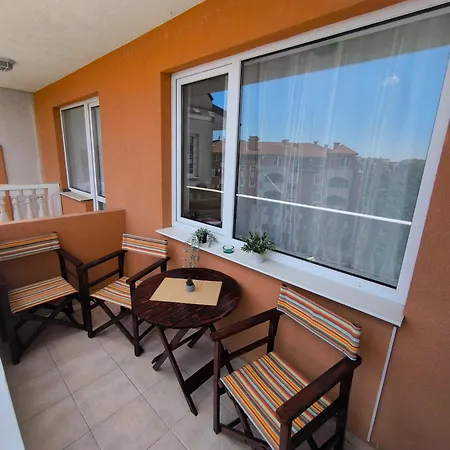 Sunny Cozy With A Pool Apartmán